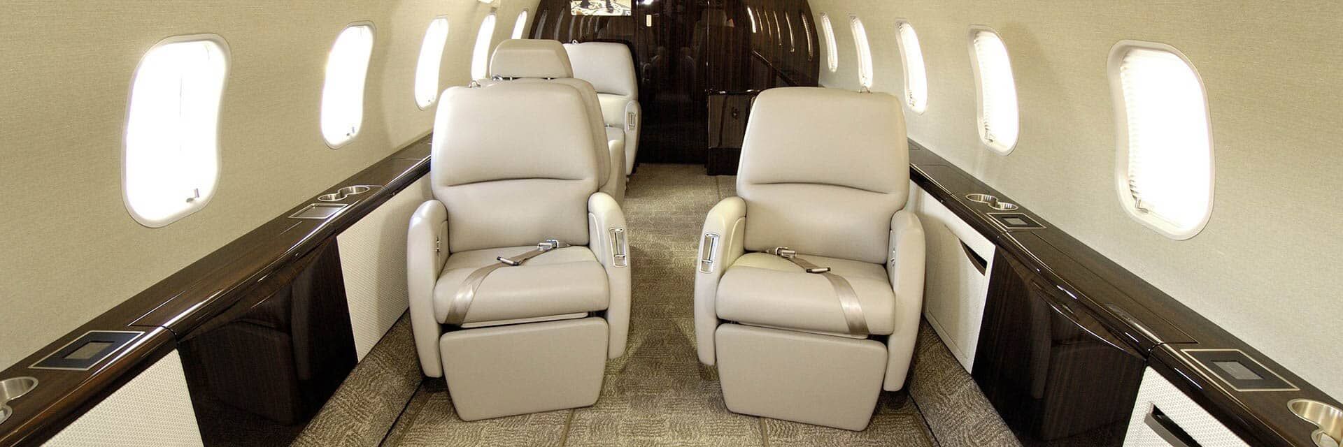 Bombardier Challenger 350 seats booking