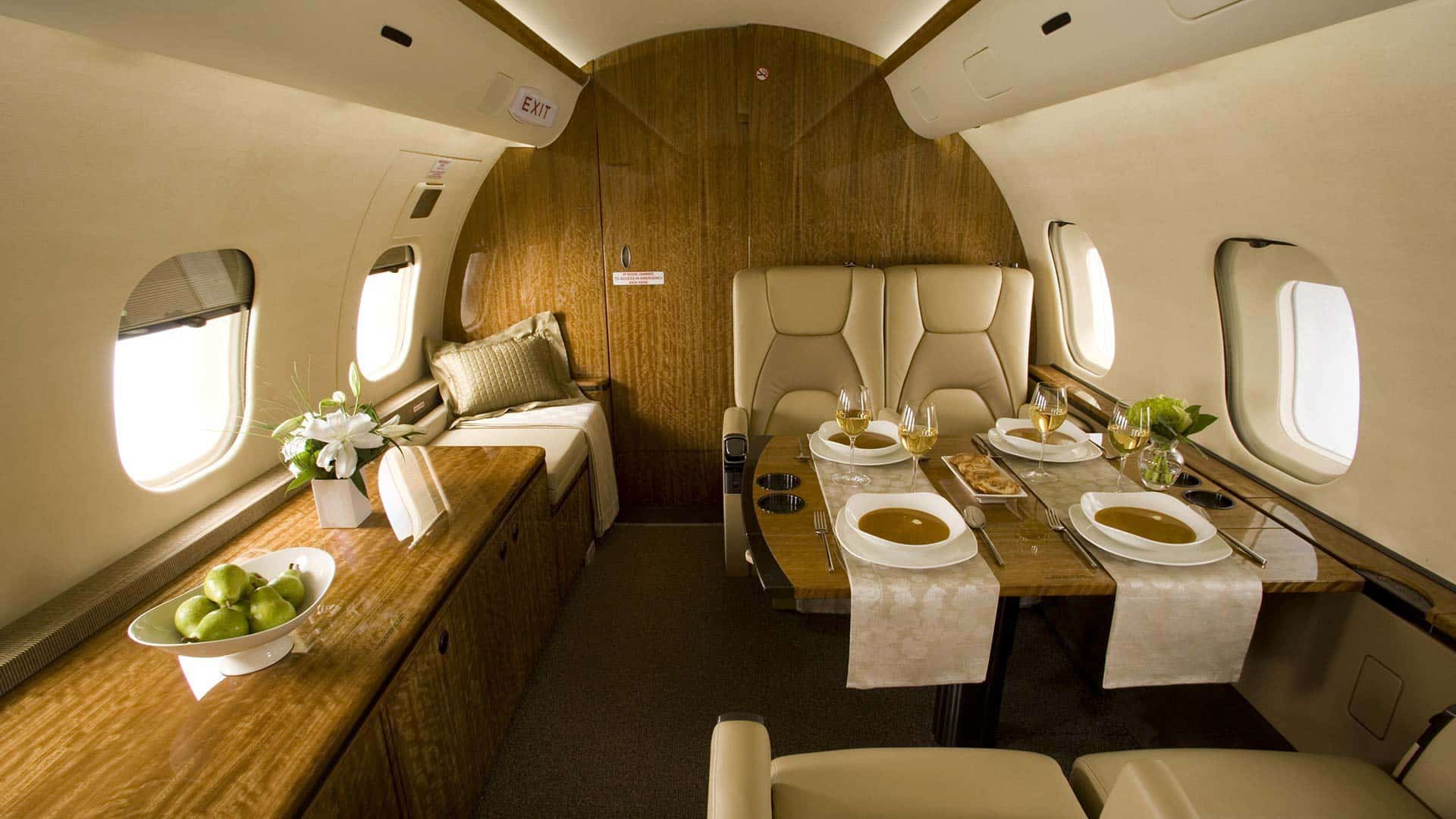 Bombardier Global 5000 interior jet booking